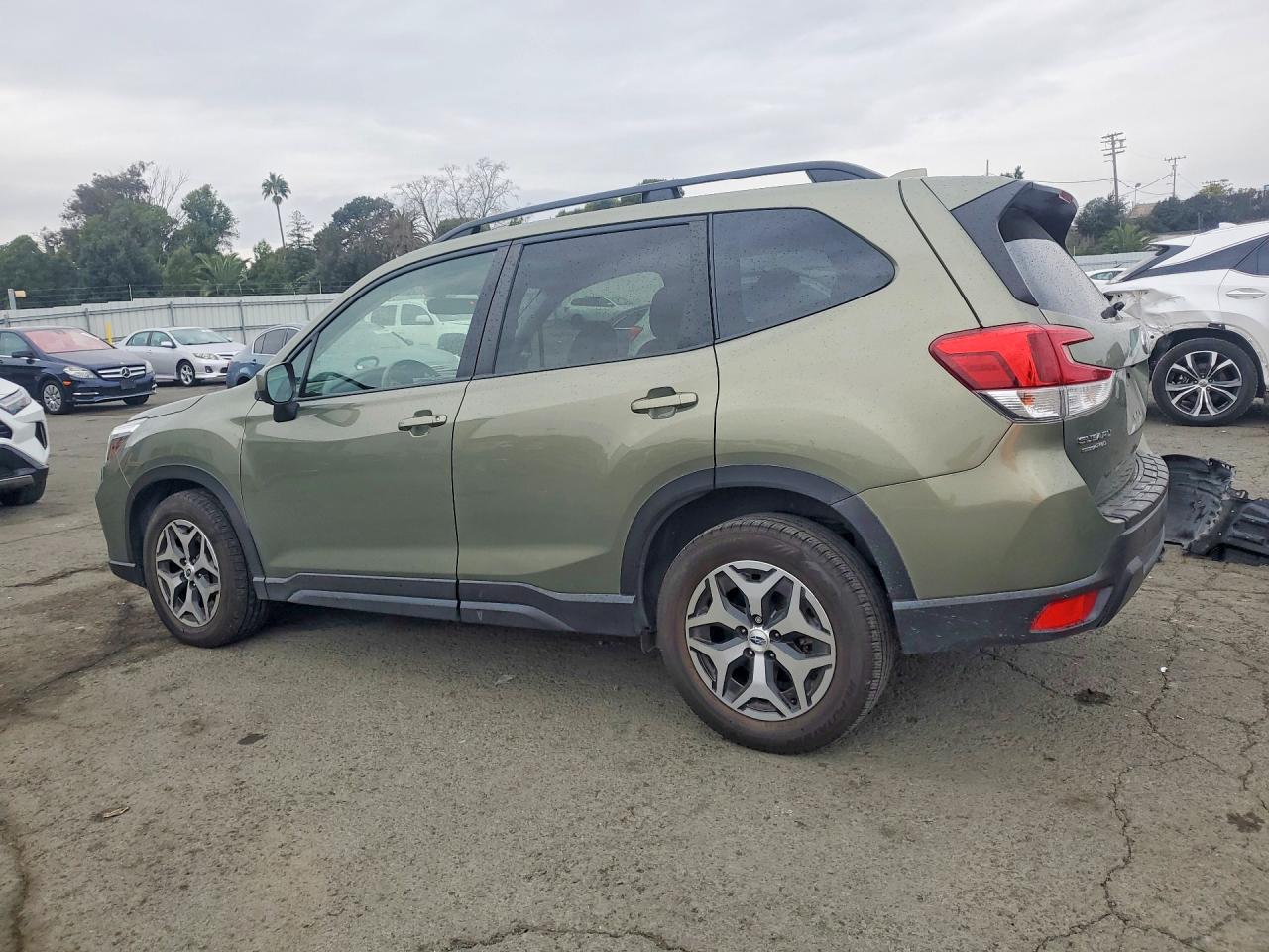 2019 SUBARU FORESTER PREMIUM photo 3