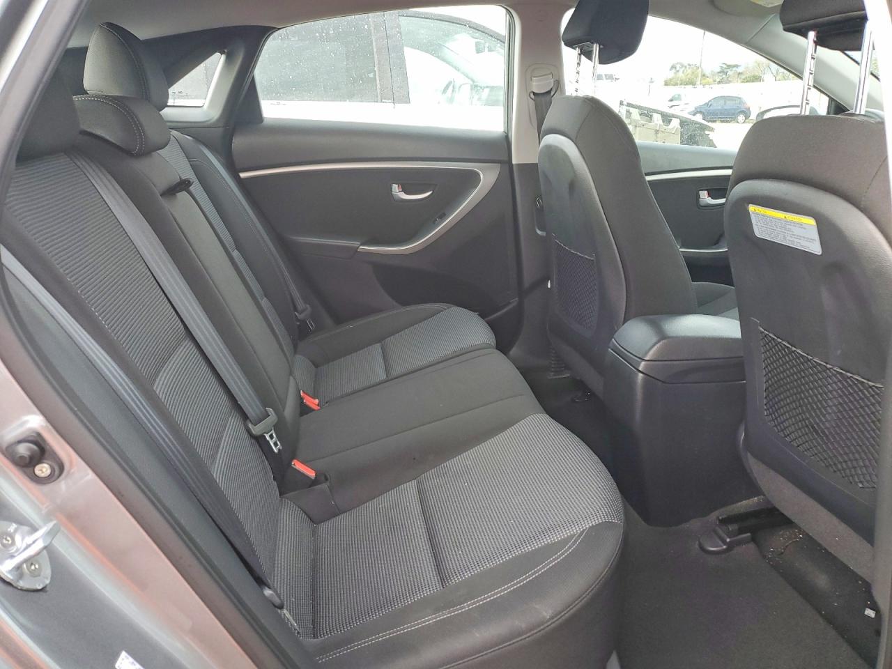 2017 HYUNDAI ELANTRA GT photo 19