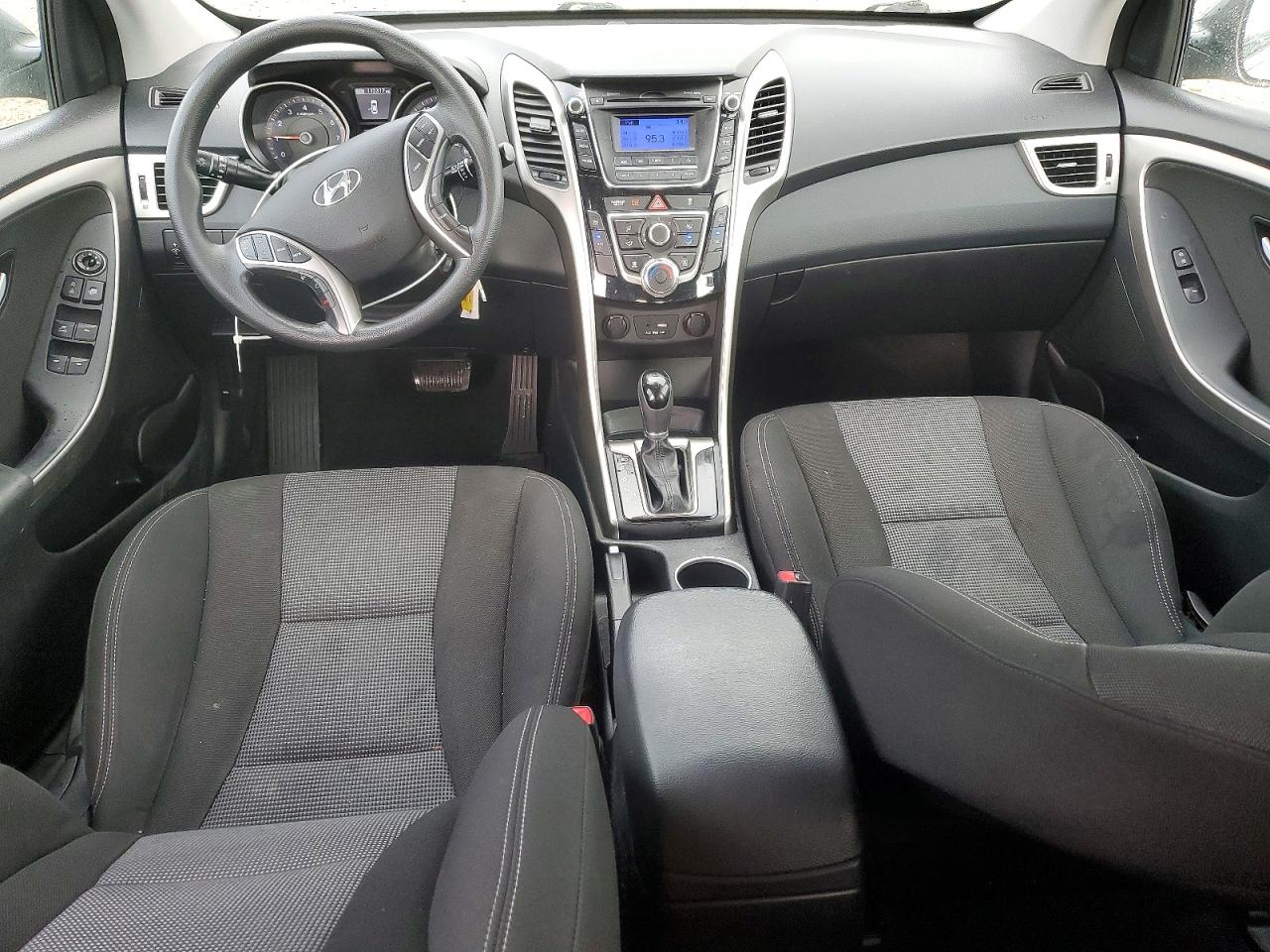 2017 HYUNDAI ELANTRA GT photo 15
