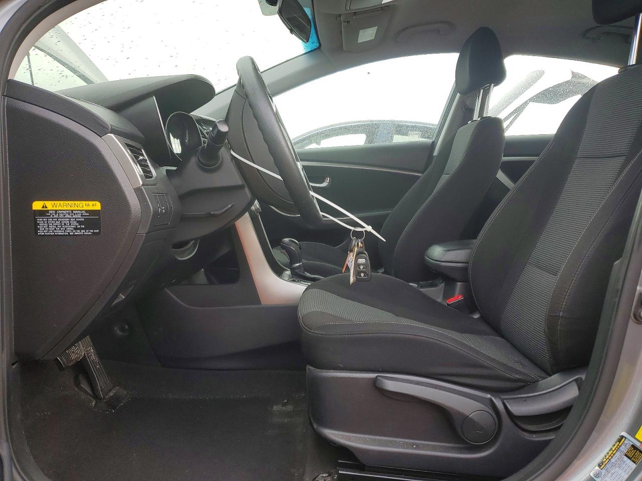 2017 HYUNDAI ELANTRA GT photo 13