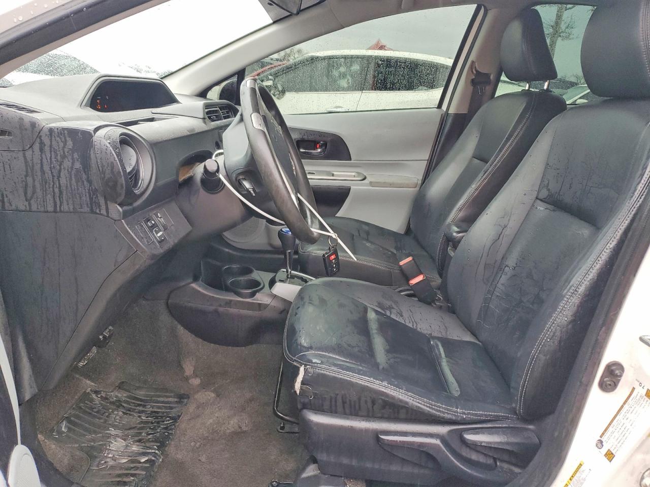 2012 TOYOTA PRIUS C photo 19