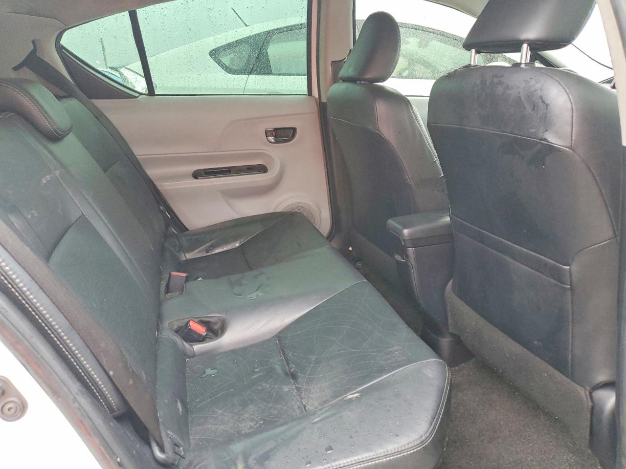 2012 TOYOTA PRIUS C photo 28