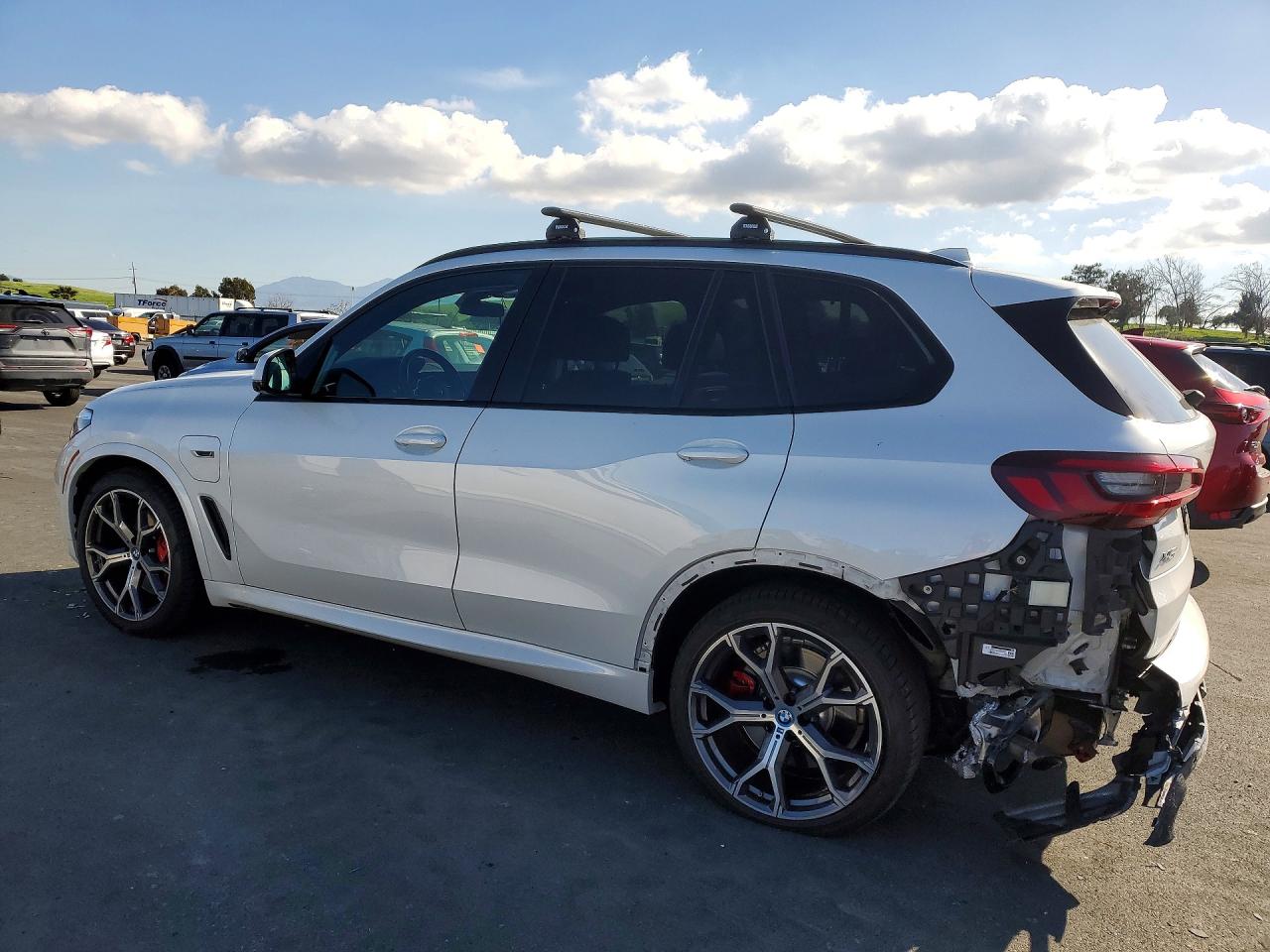 2022 BMW X5 XDRIVE45E photo 2