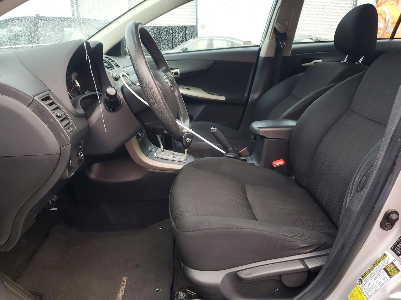 2011 TOYOTA COROLLA BASE photo 19