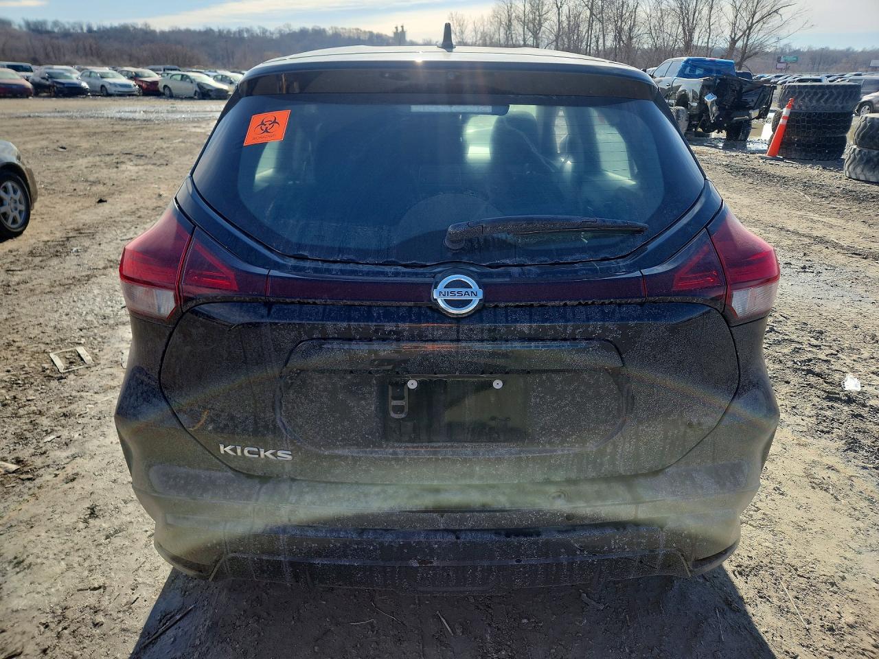 2021 NISSAN KICKS S photo 11