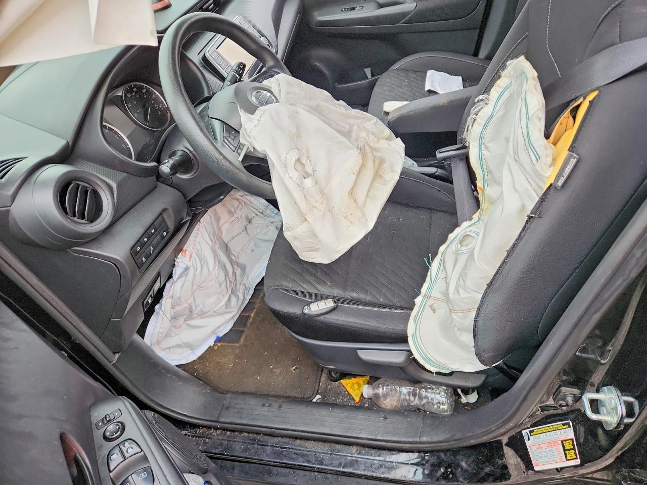 2021 NISSAN KICKS S photo 13