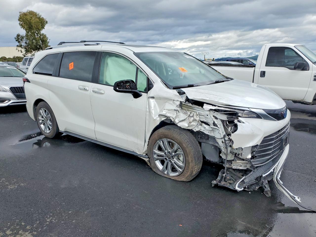 2022 TOYOTA SIENNA photo 4