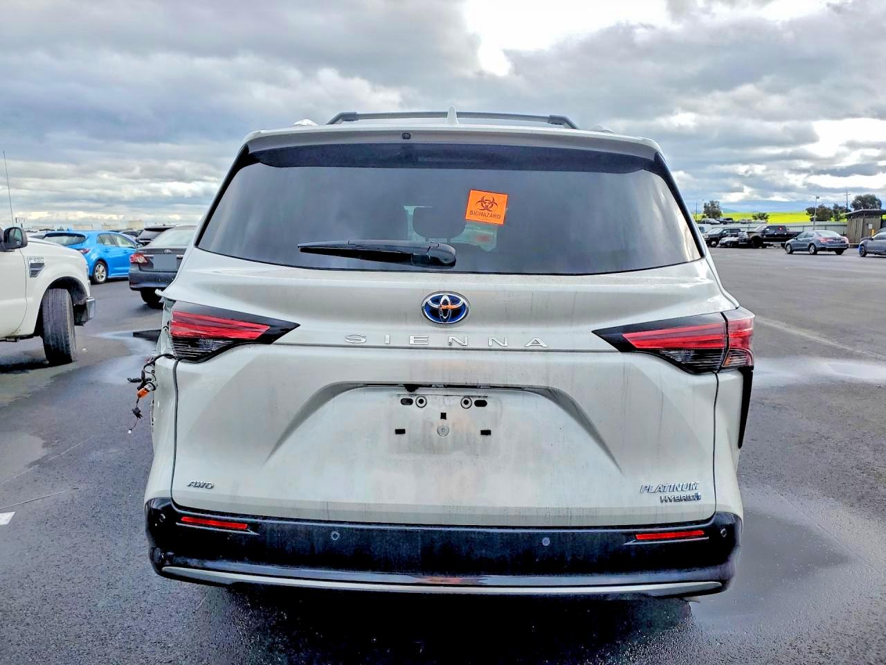 2022 TOYOTA SIENNA photo 6