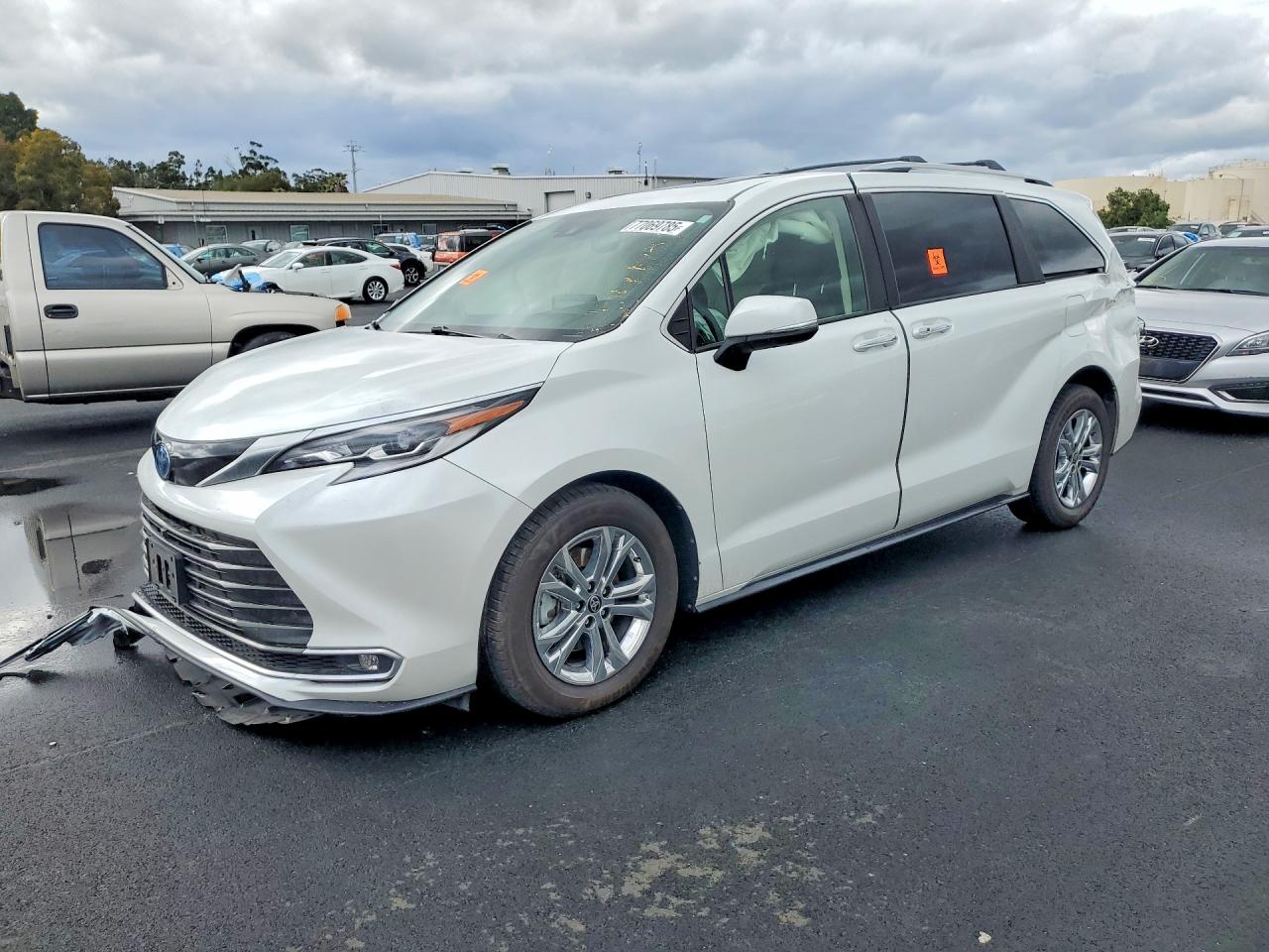 2022 TOYOTA SIENNA