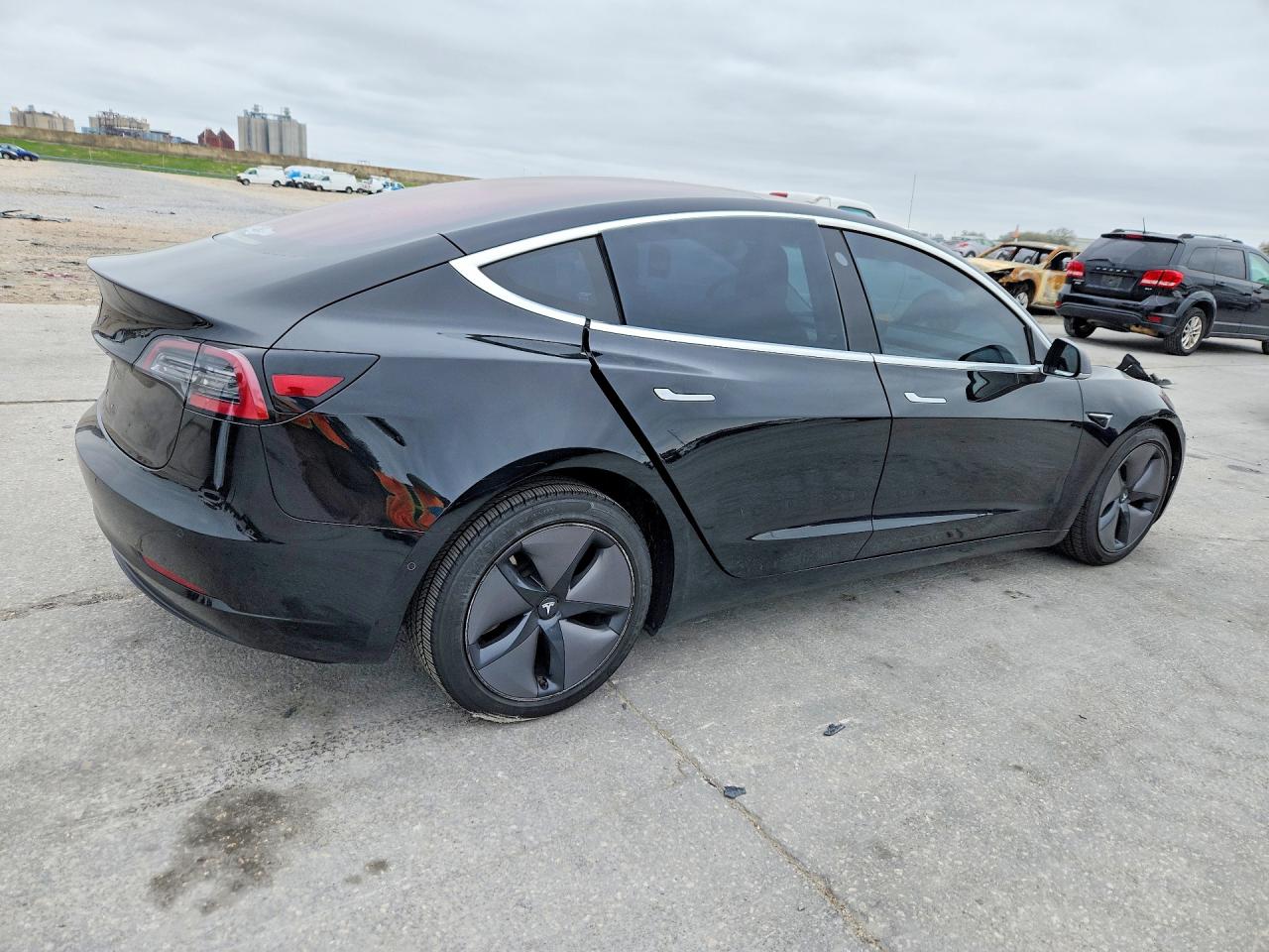 2018 TESLA MODEL 3 photo 5