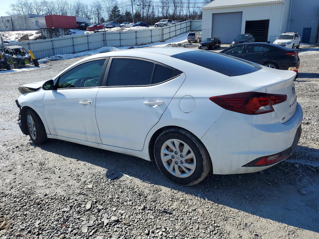 2020 HYUNDAI ELANTRA SE photo 2