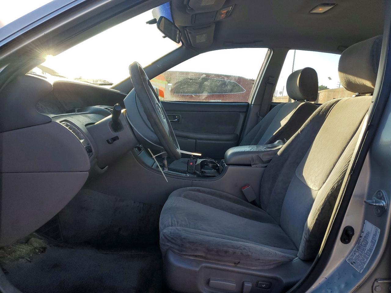 2002 TOYOTA AVALON XL photo 7
