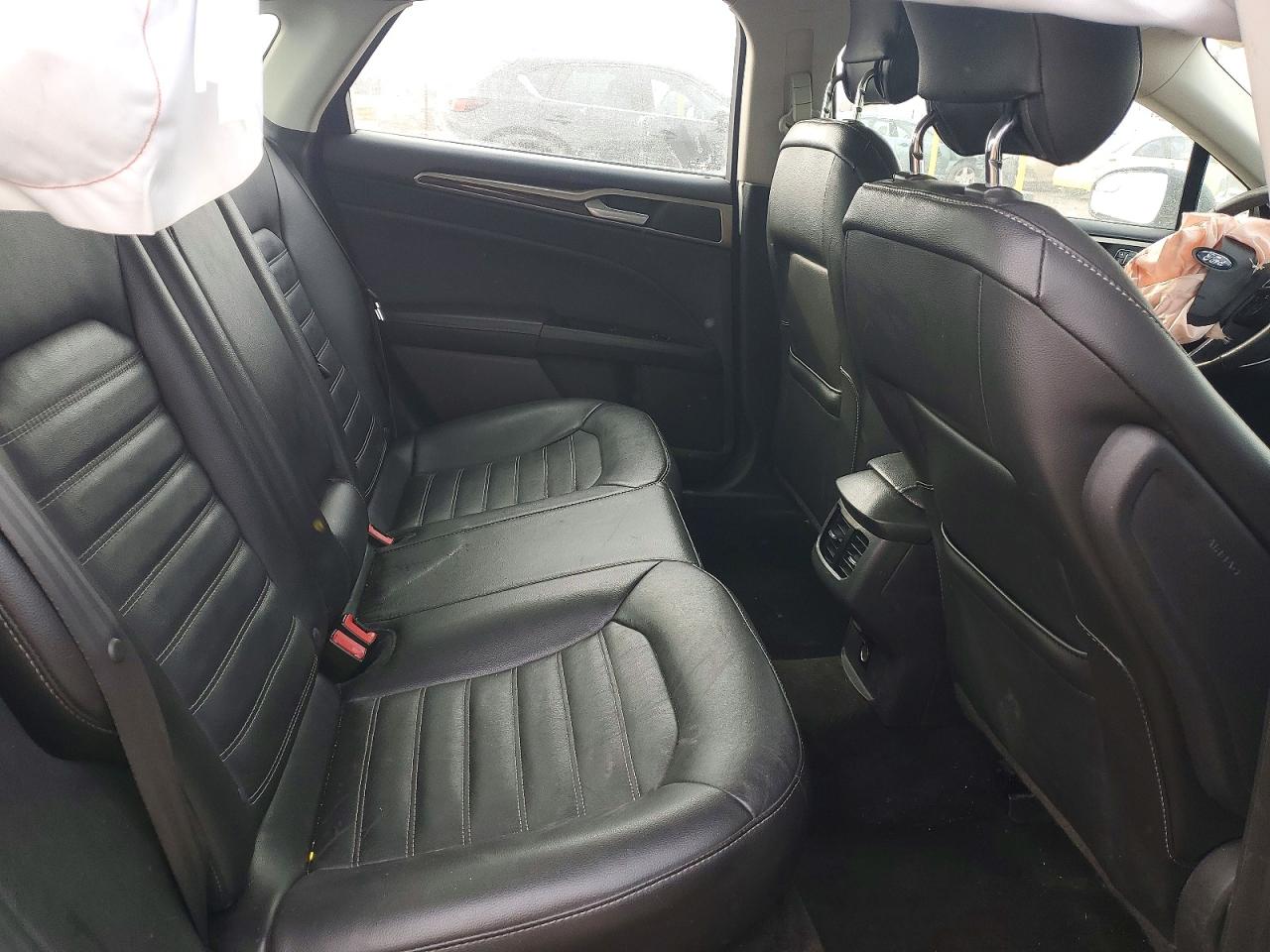 2015 FORD FUSION SE photo 19