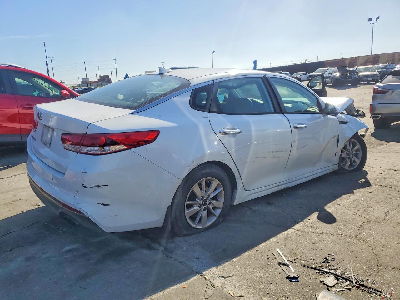 2016 KIA OPTIMA LX photo 3