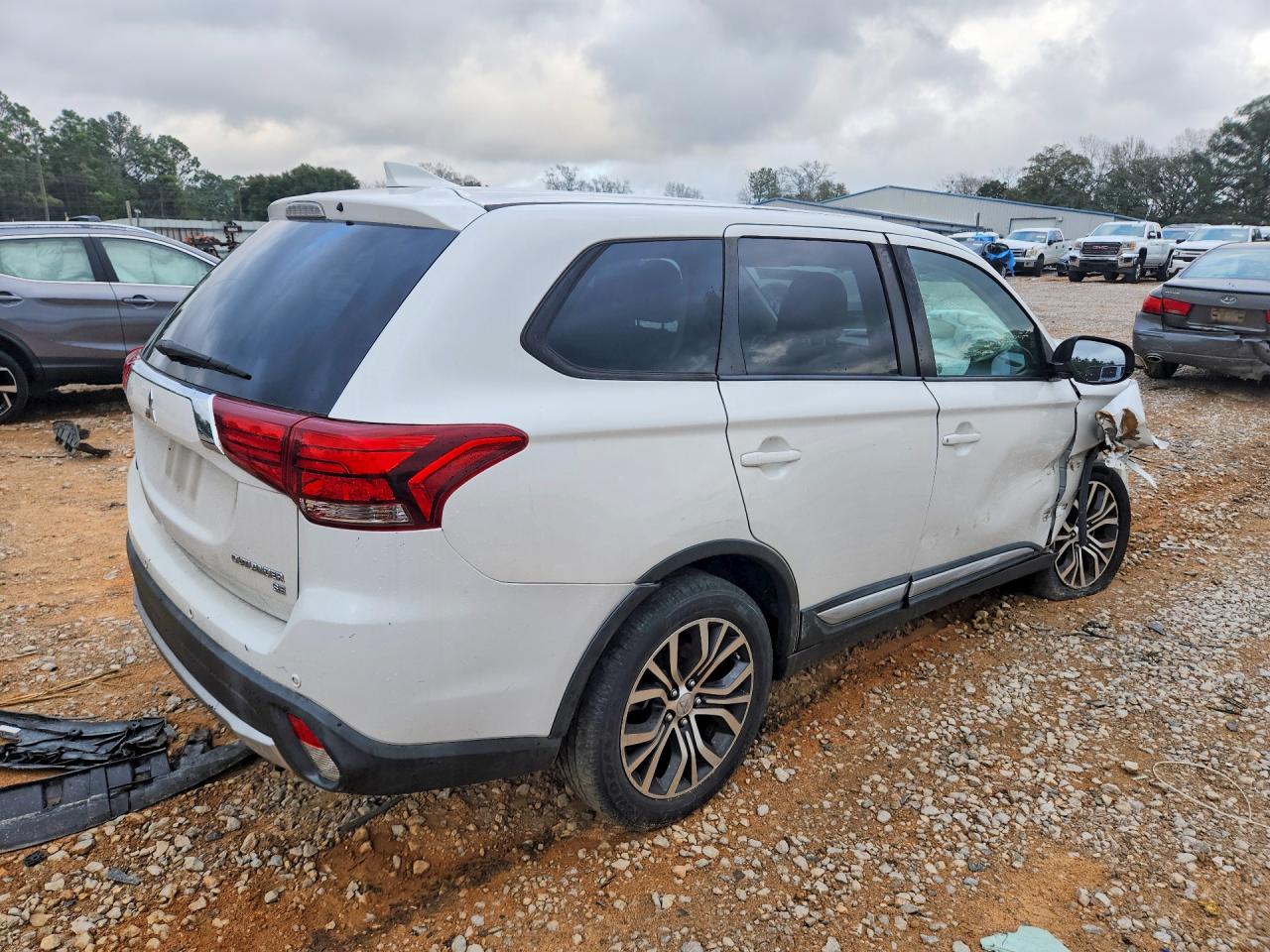 2017 MITSUBISHI OUTLANDER SE photo 5