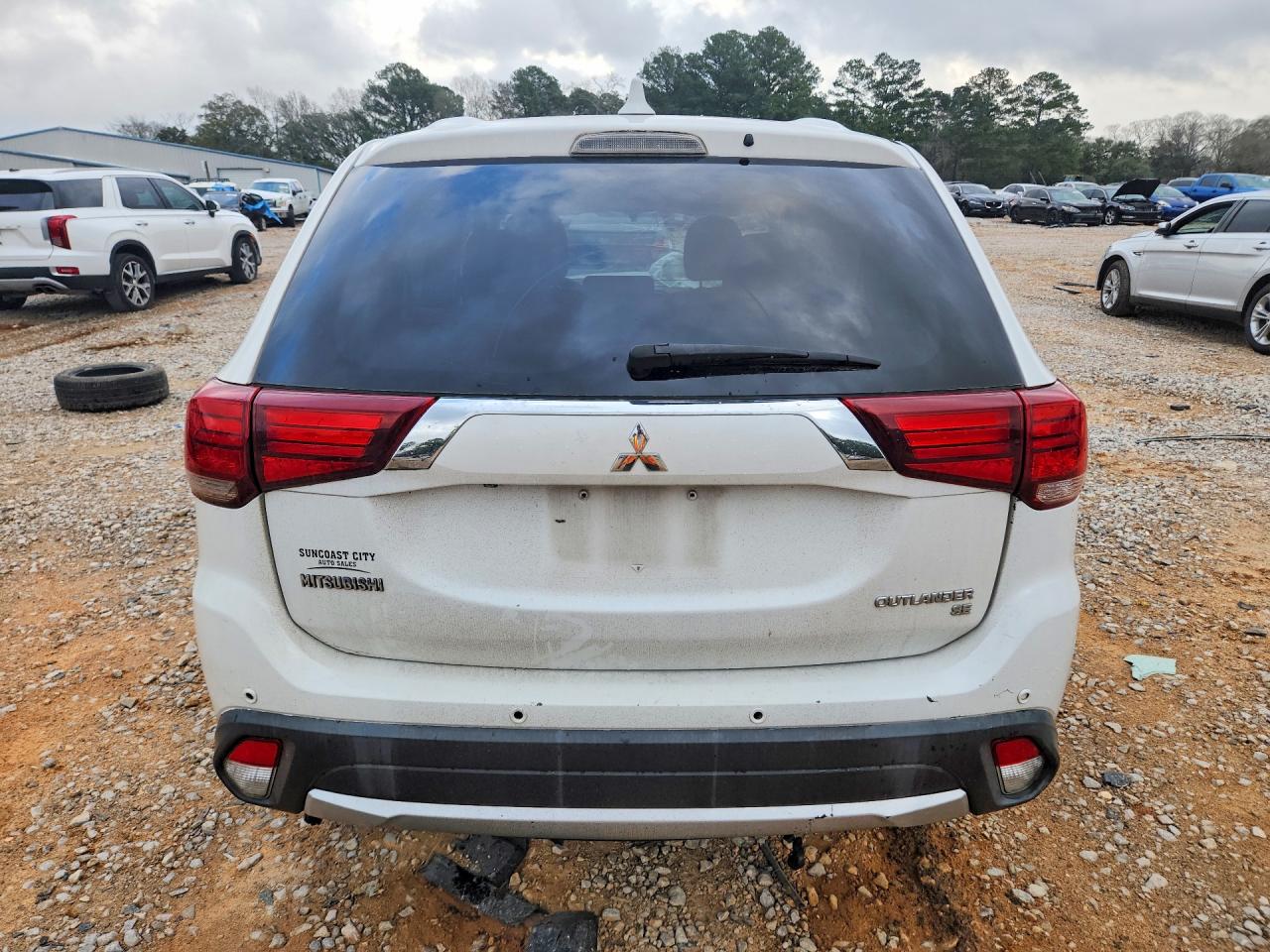 2017 MITSUBISHI OUTLANDER SE photo 11