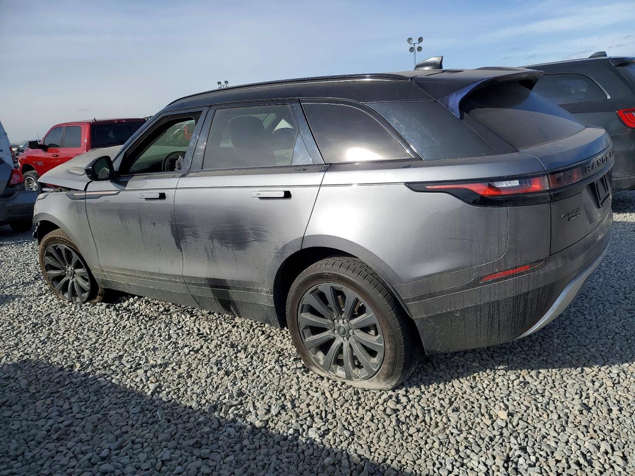 2018 LAND ROVER RANGE ROVER VELAR R-DYNAMIC SE photo 2