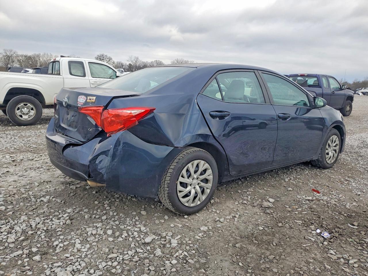 2019 TOYOTA COROLLA L photo 7