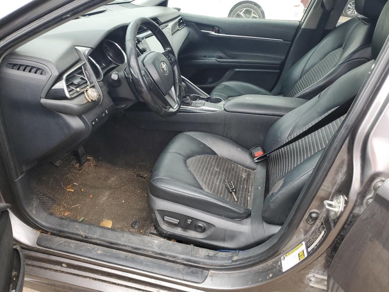 2020 TOYOTA CAMRY SE photo 19
