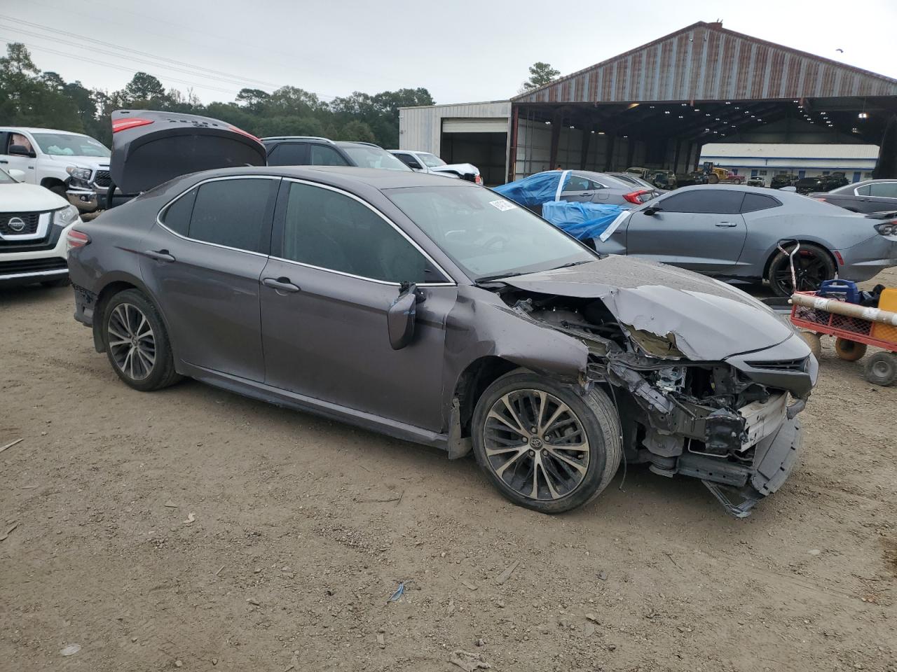 2020 TOYOTA CAMRY SE photo 10