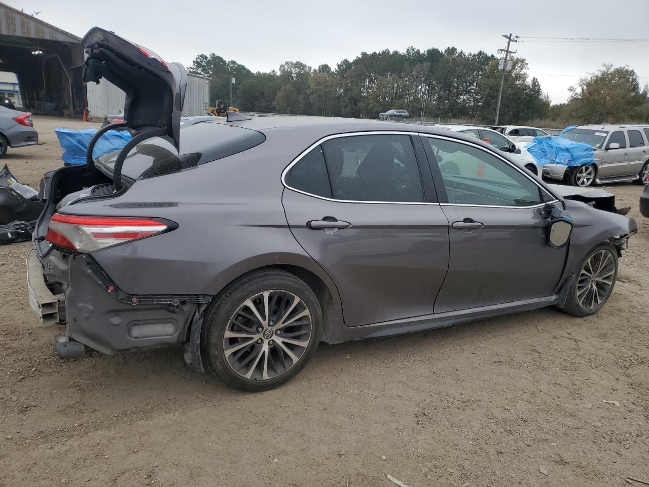 2020 TOYOTA CAMRY SE photo 7