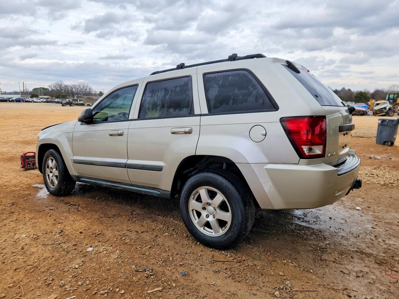2009 JEEP GRAND CHEROKEE LAREDO photo 3