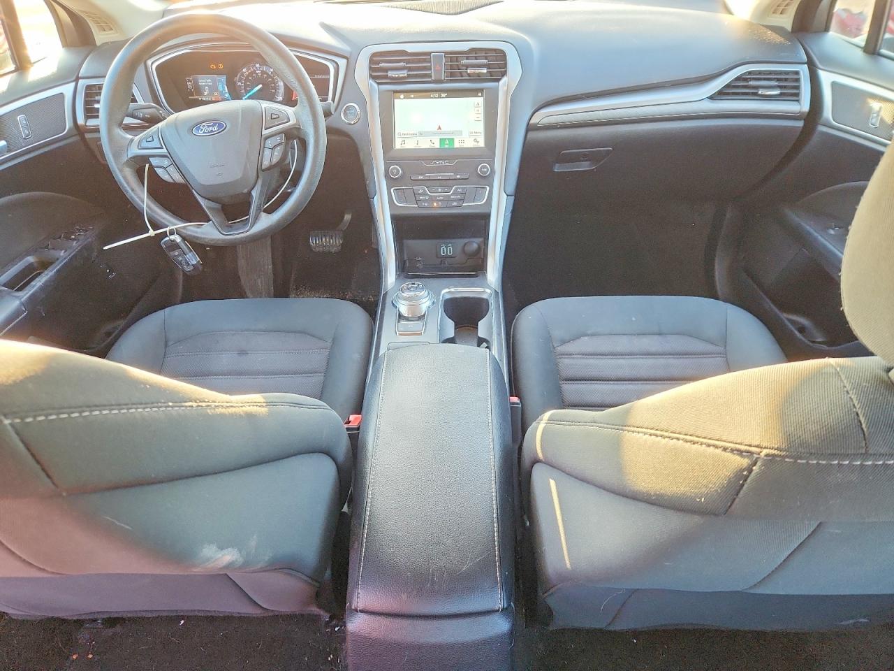 2019 FORD FUSION SE photo 8