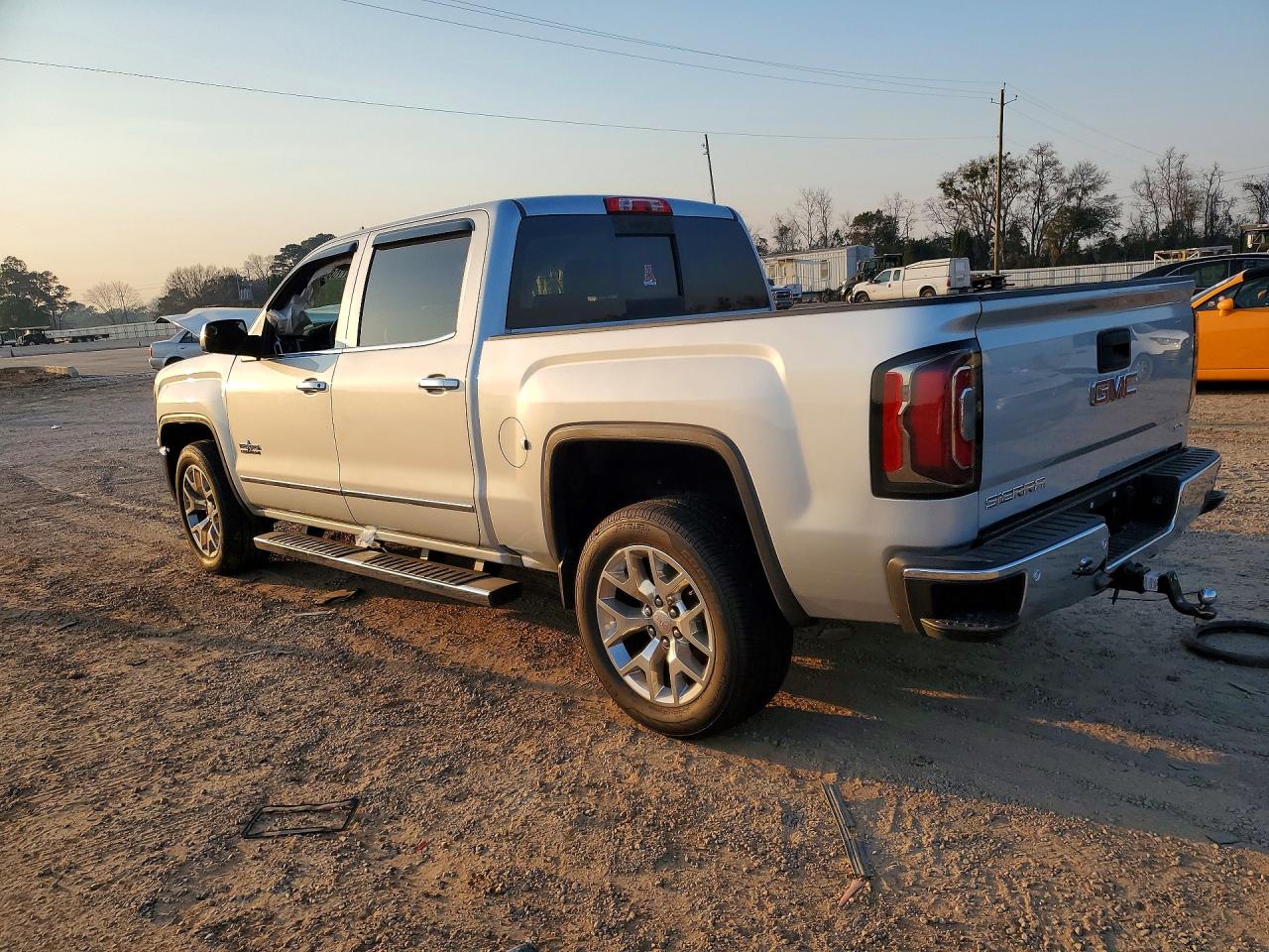 2017 GMC SIERRA C1500 SLT photo 3