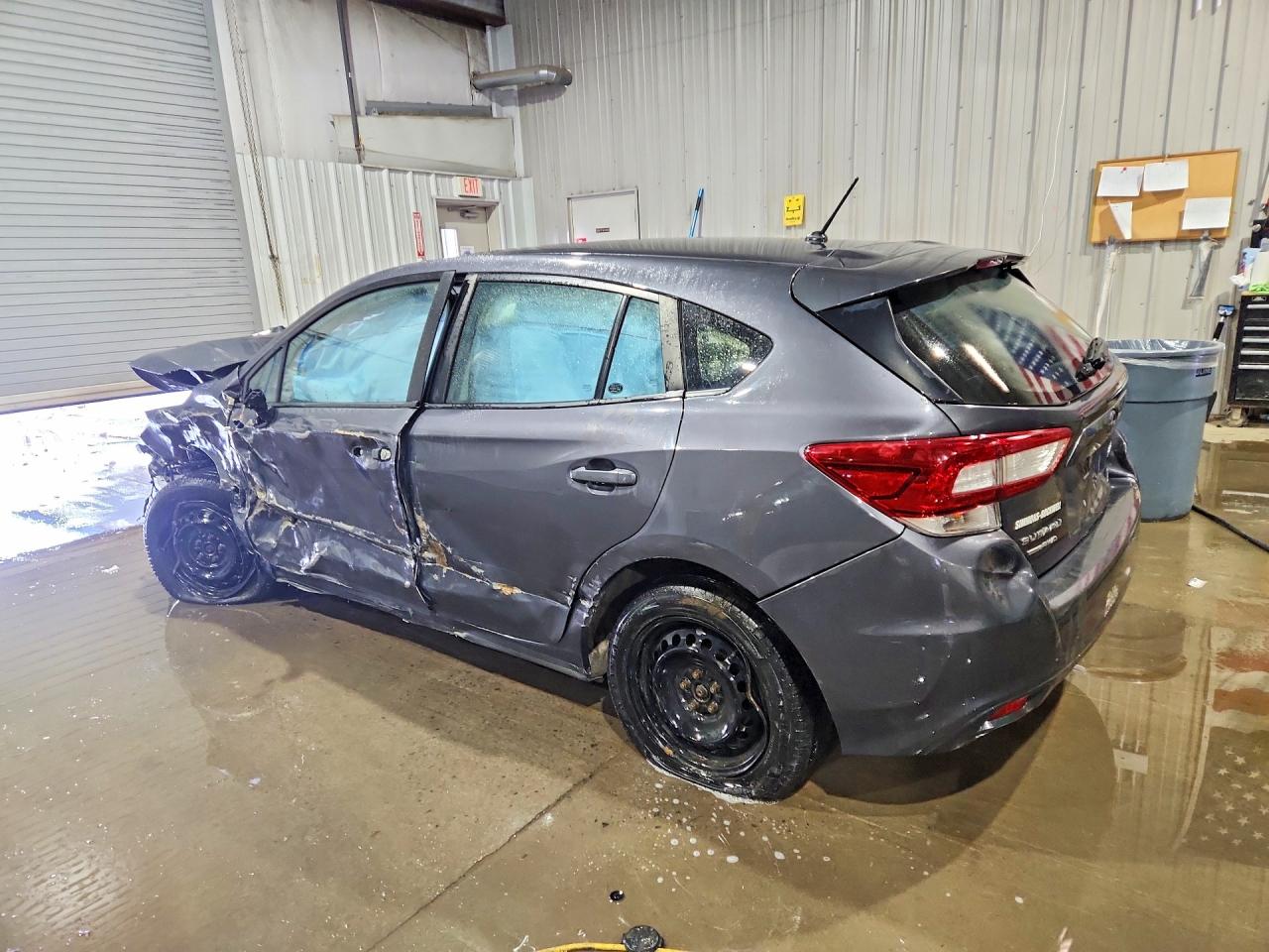 2019 SUBARU IMPREZA photo 2