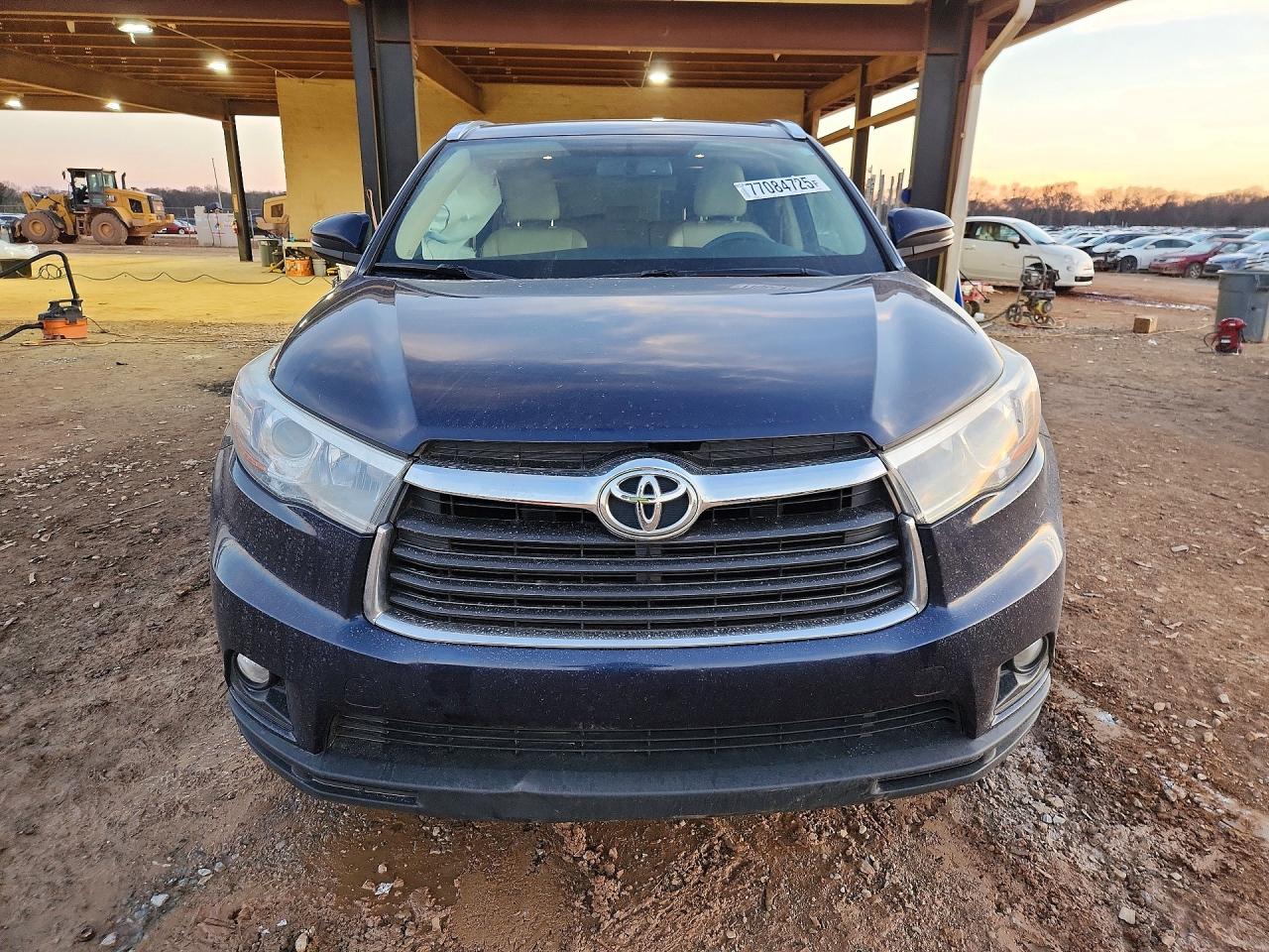 2016 TOYOTA HIGHLANDER XLE photo 5