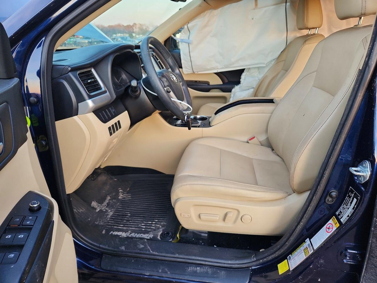 2016 TOYOTA HIGHLANDER XLE photo 7