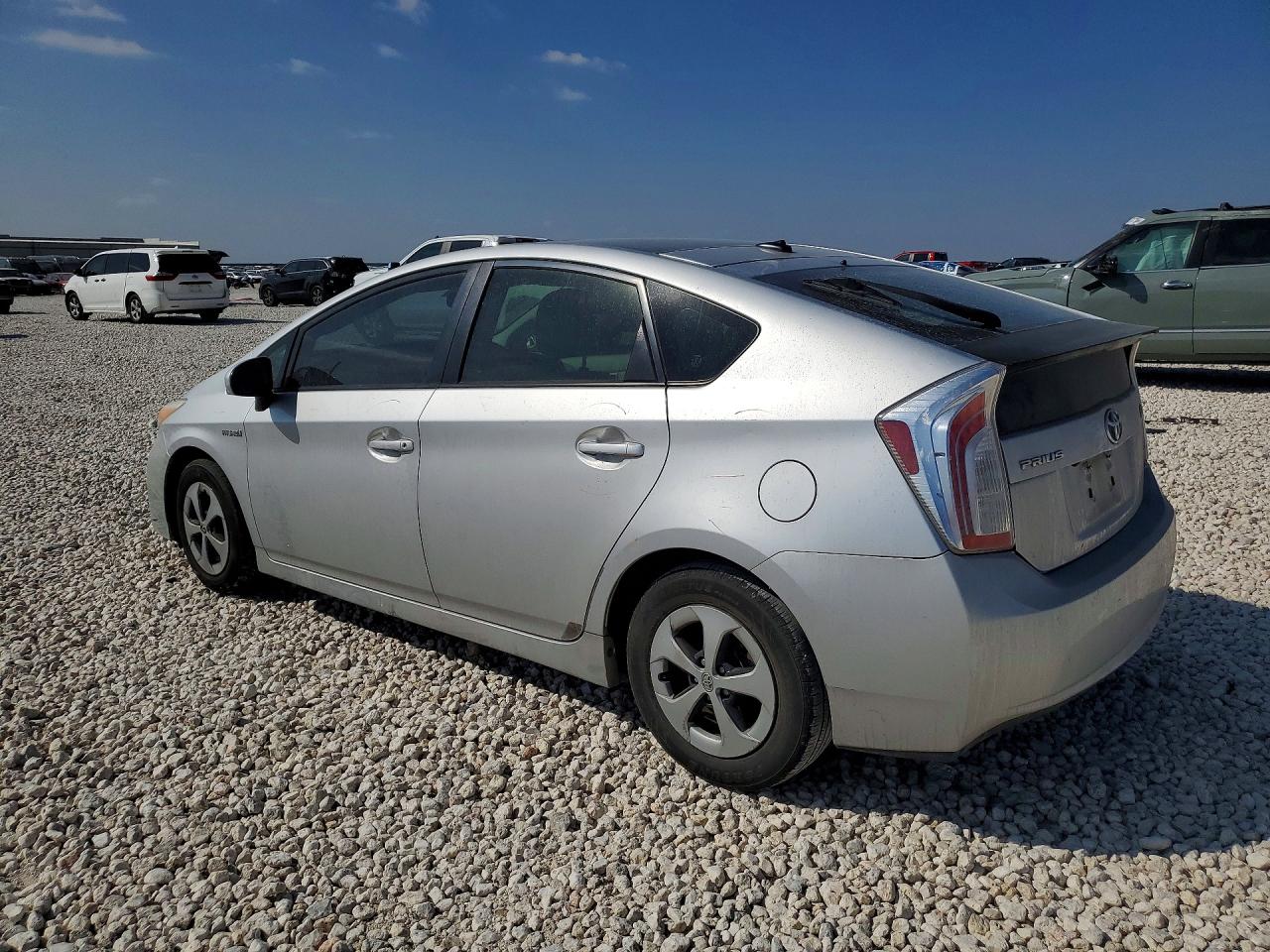 2012 TOYOTA PRIUS photo 2