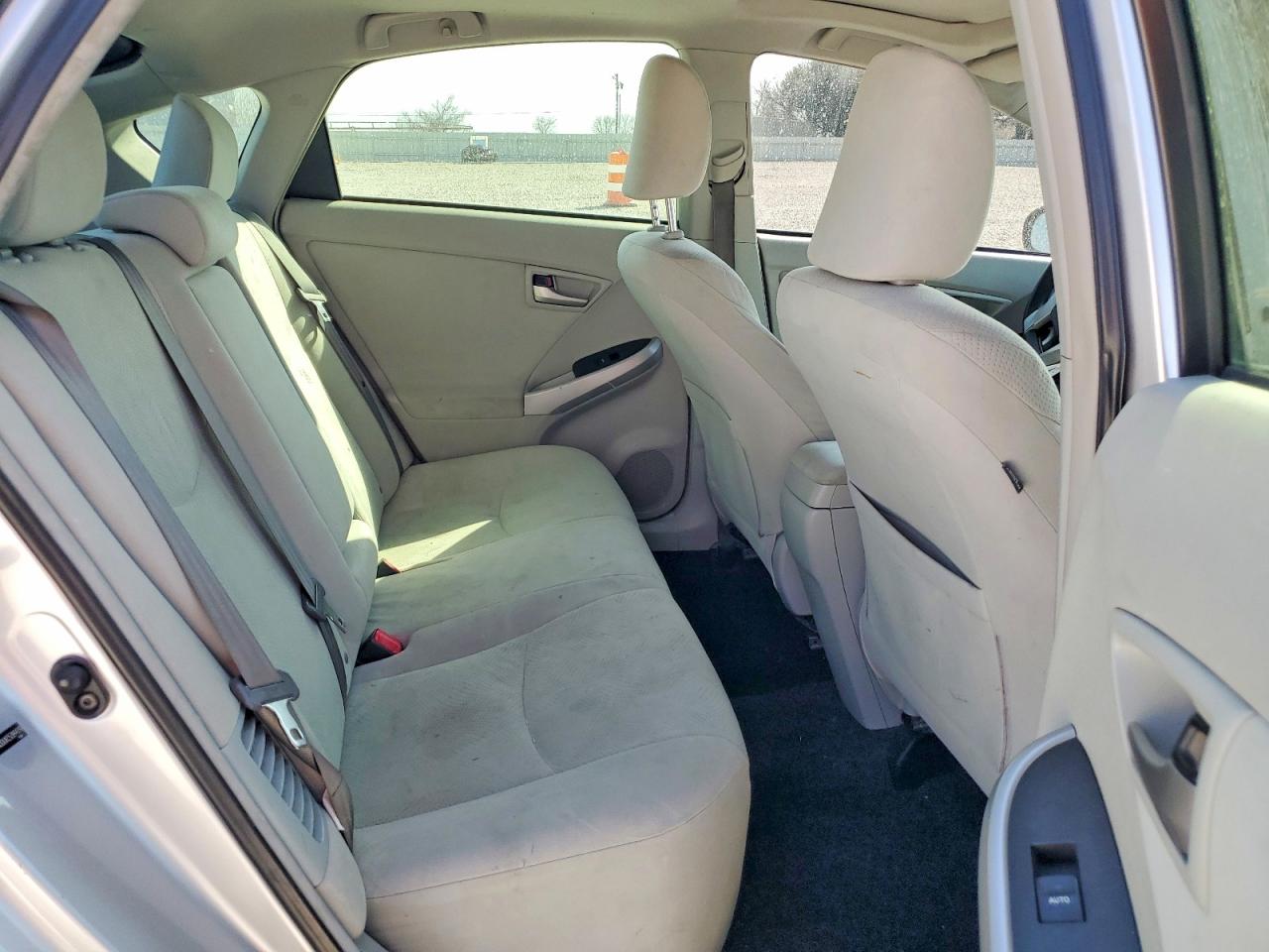 2012 TOYOTA PRIUS photo 10