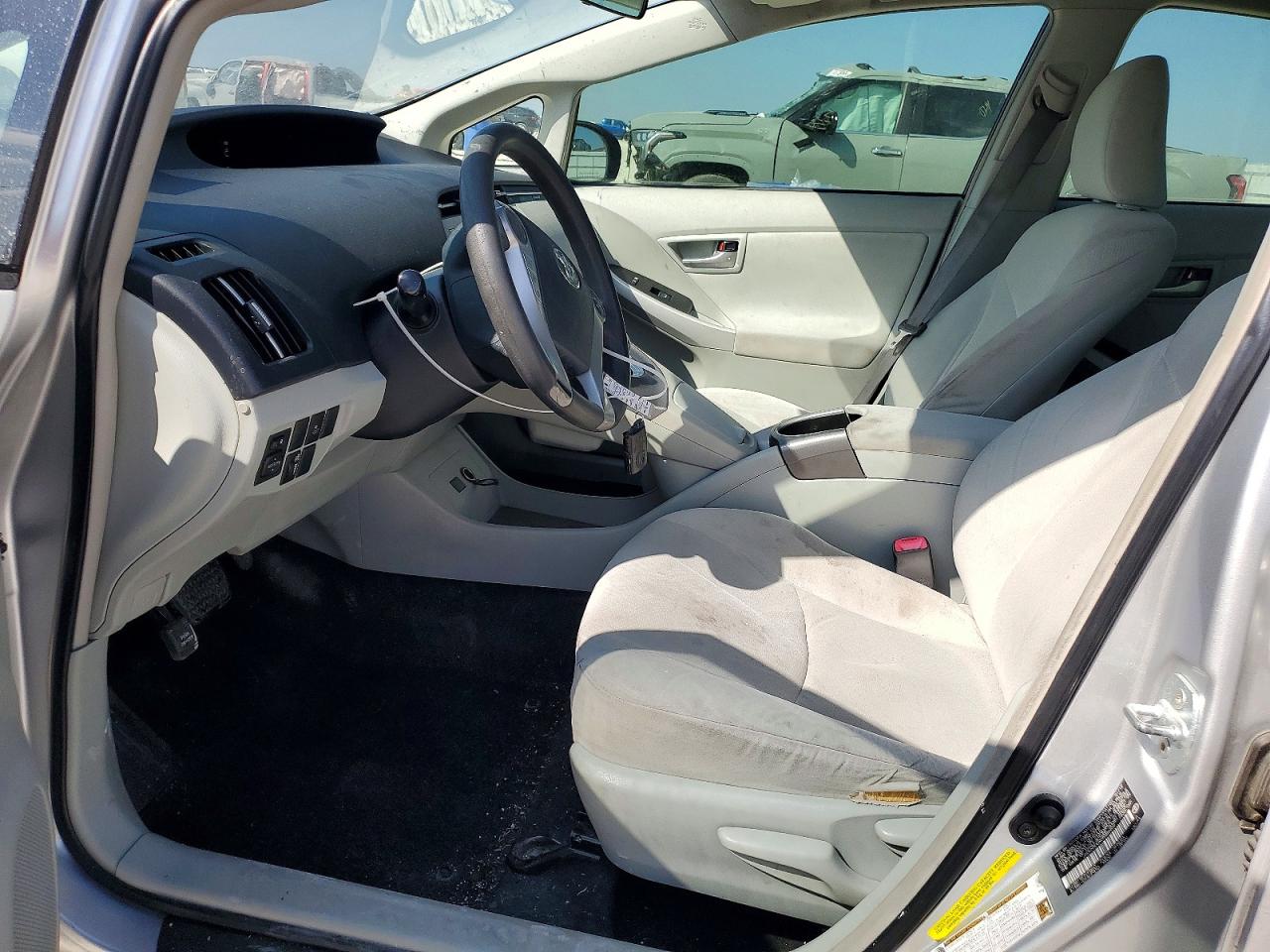 2012 TOYOTA PRIUS photo 7