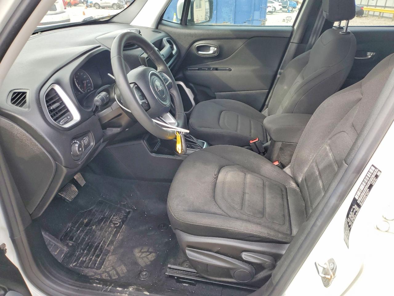 2020 JEEP RENEGADE LATITUDE photo 13