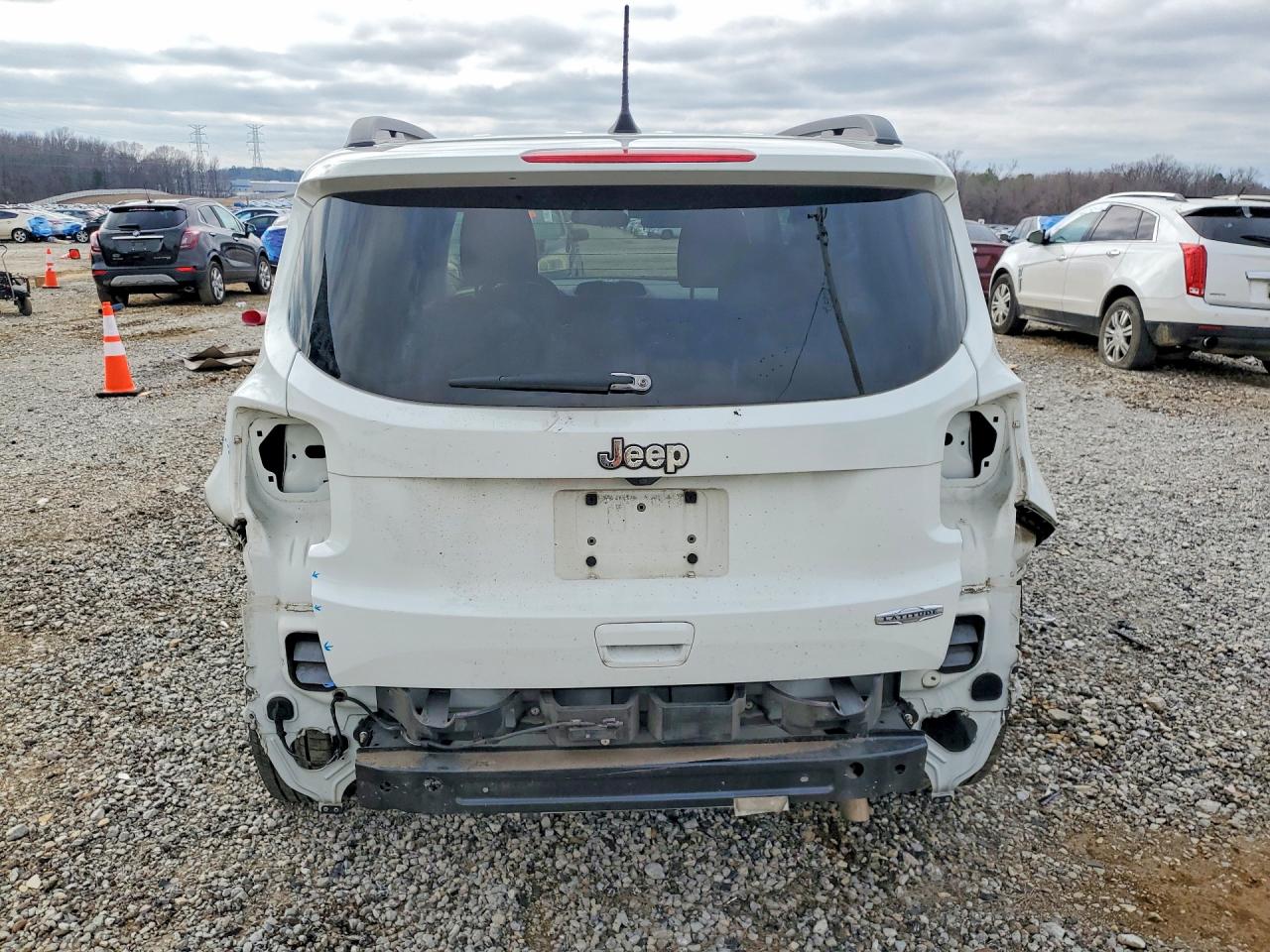 2020 JEEP RENEGADE LATITUDE photo 11