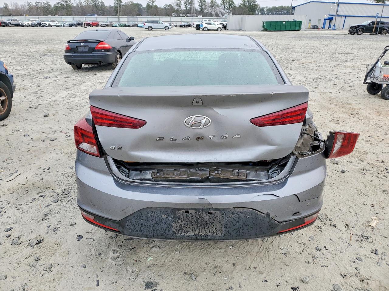 2019 HYUNDAI ELANTRA SE photo 11
