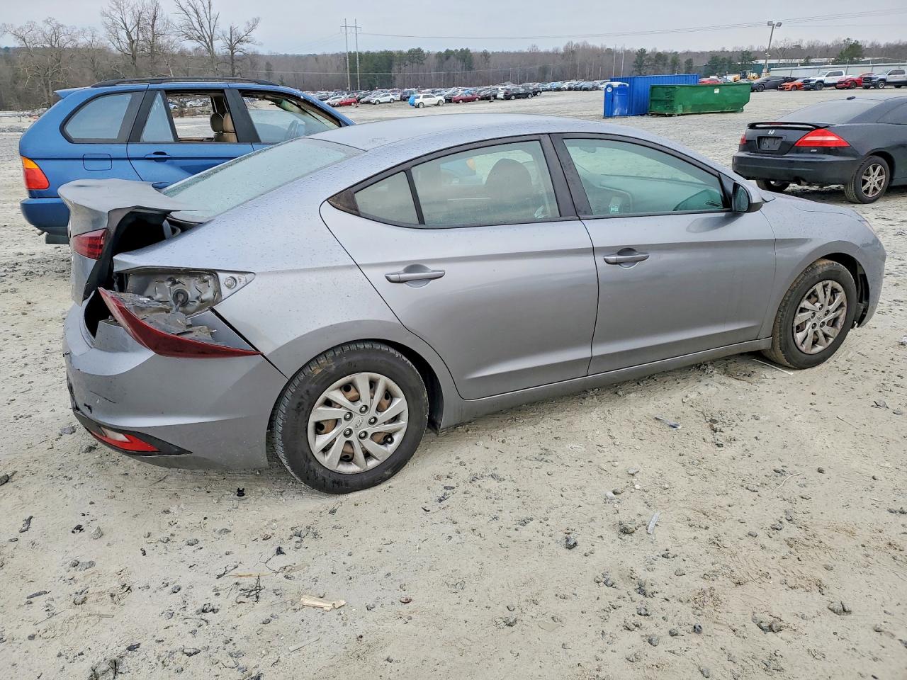 2019 HYUNDAI ELANTRA SE photo 5