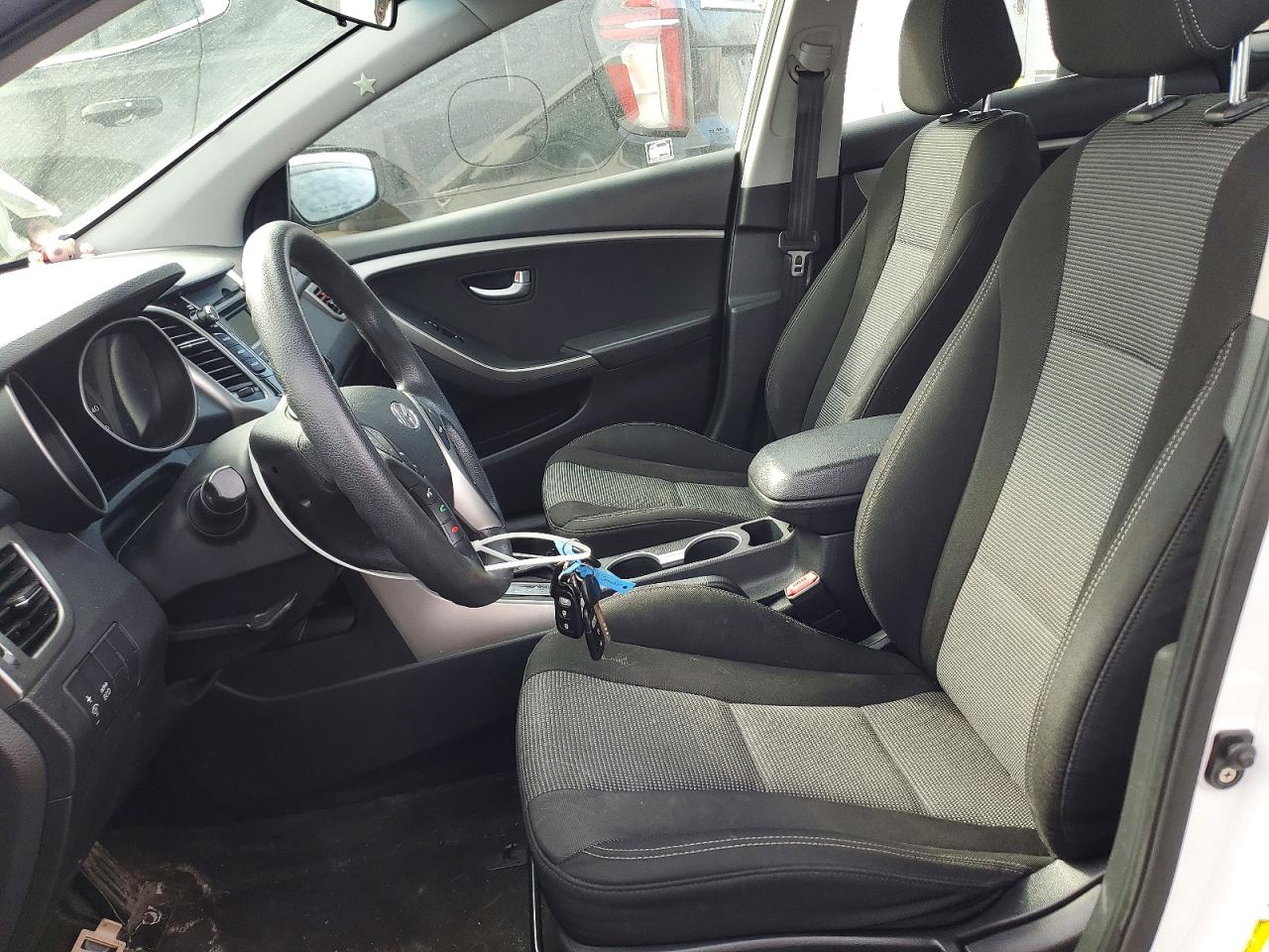 2017 HYUNDAI ELANTRA GT photo 7