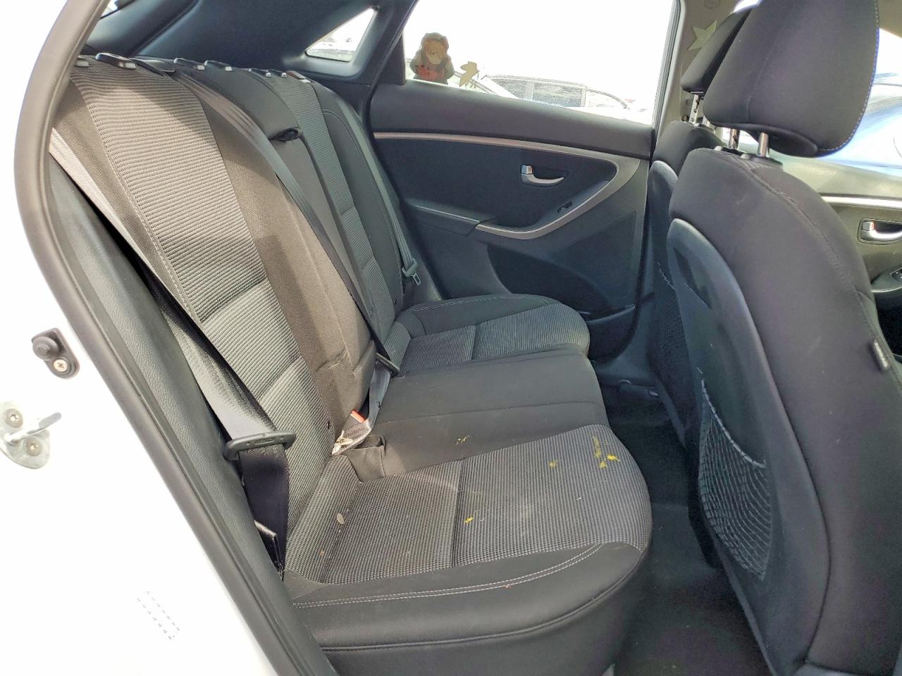 2017 HYUNDAI ELANTRA GT photo 10