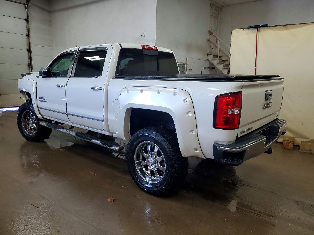 2015 GMC SIERRA K1500 SLT photo 2