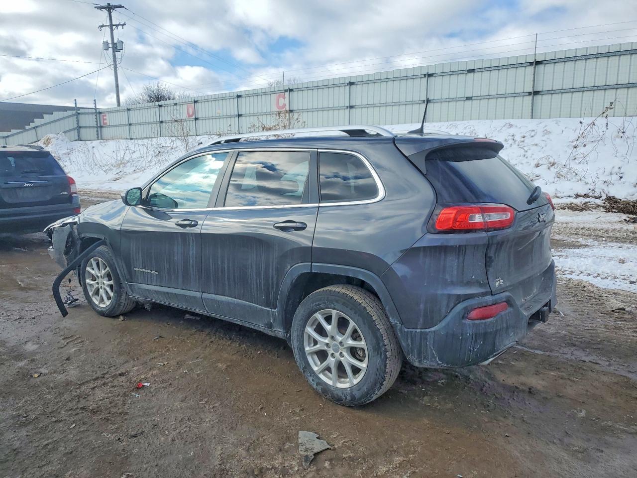 2016 JEEP CHEROKEE LATITUDE photo 2