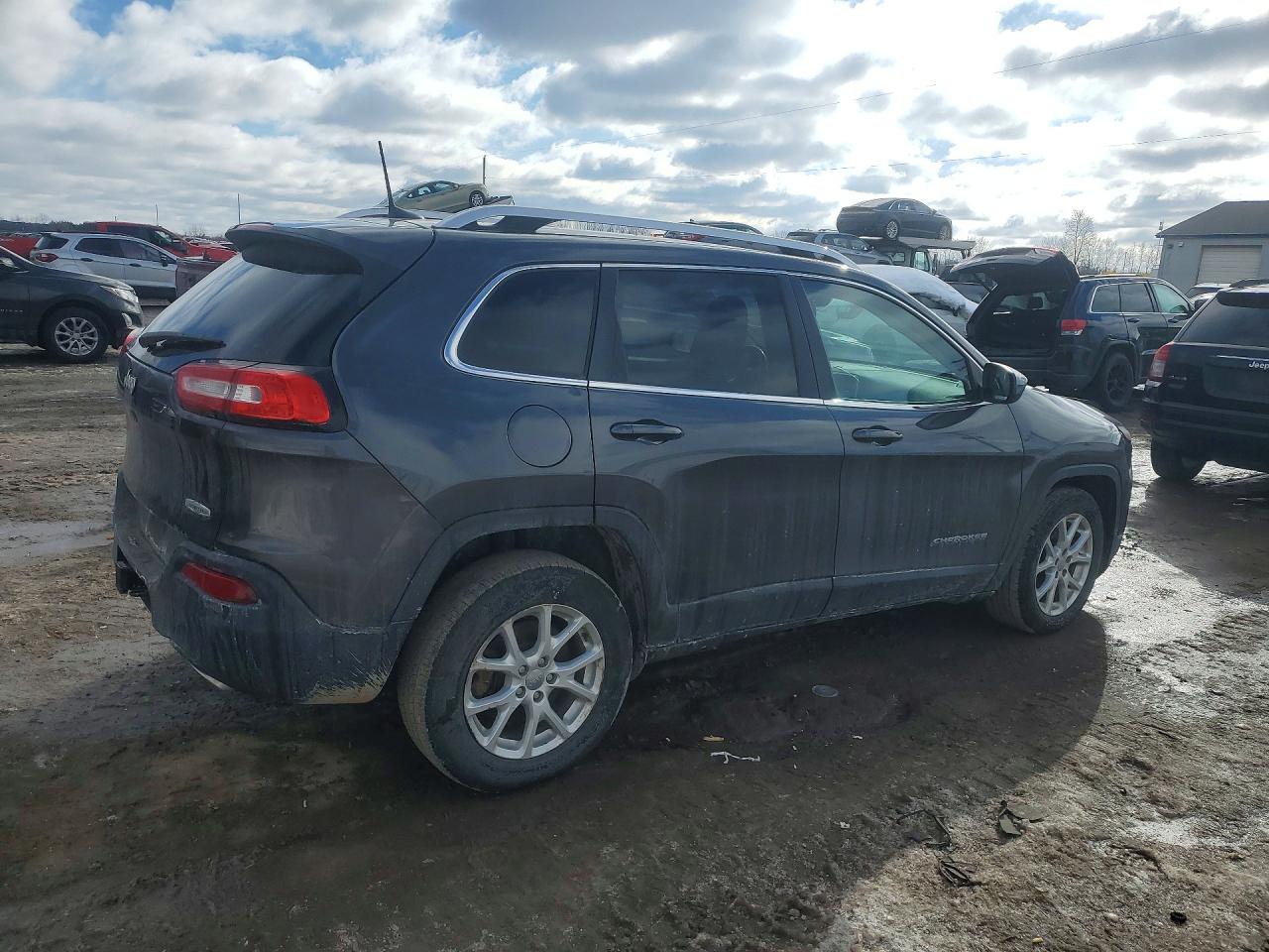 2016 JEEP CHEROKEE LATITUDE photo 3