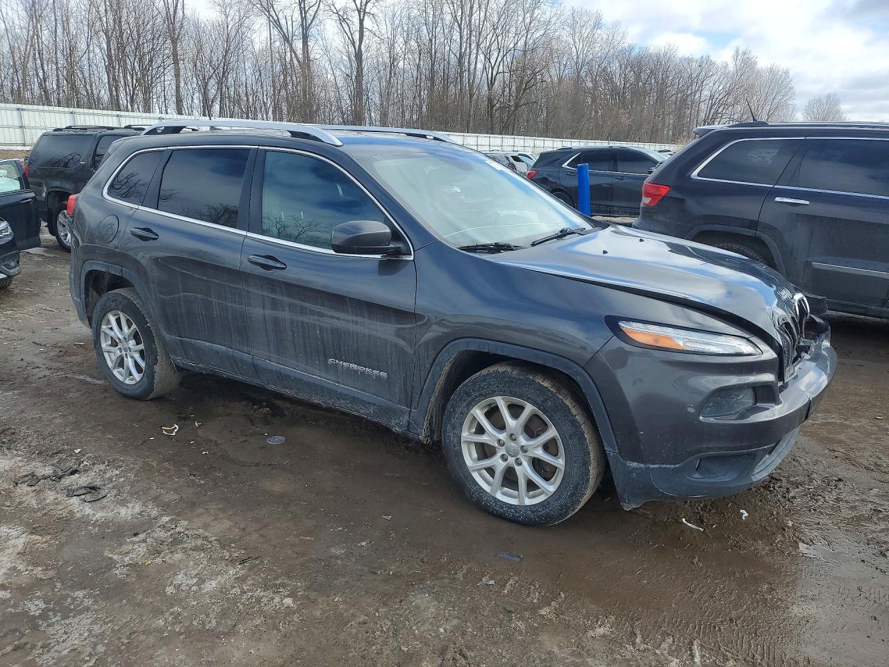 2016 JEEP CHEROKEE LATITUDE photo 4