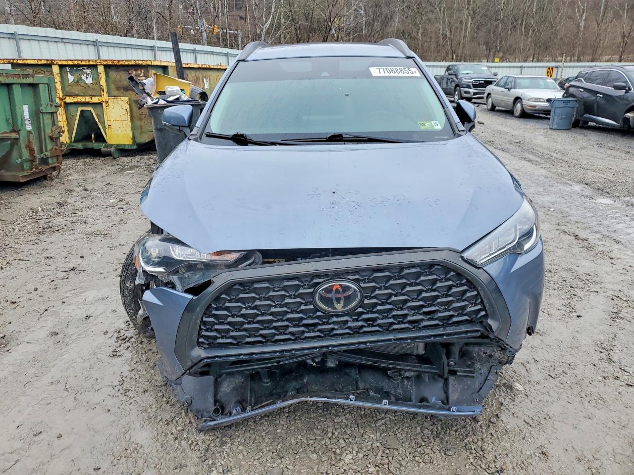 2022 TOYOTA COROLLA CROSS LE photo 5