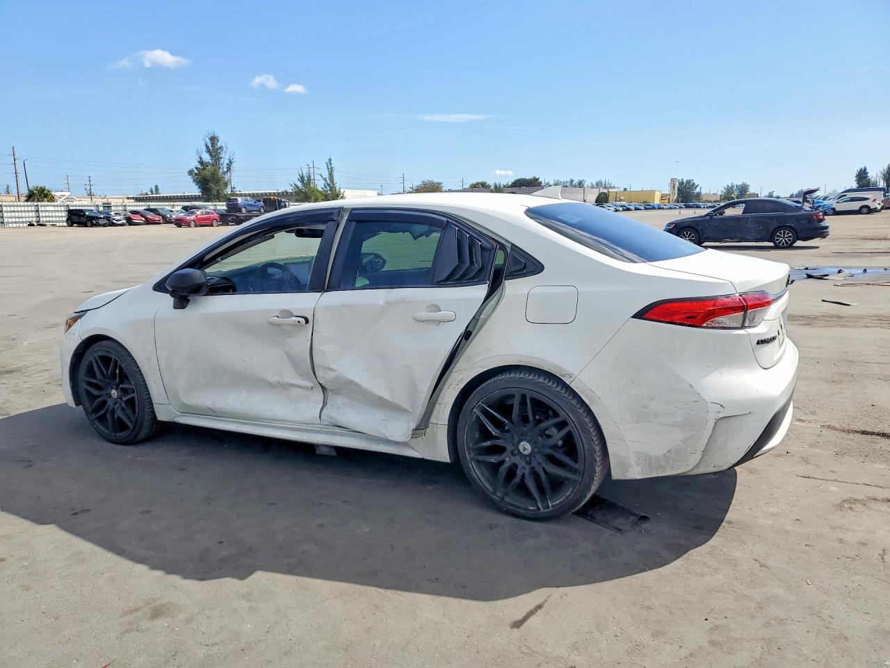 2020 TOYOTA COROLLA LE photo 4