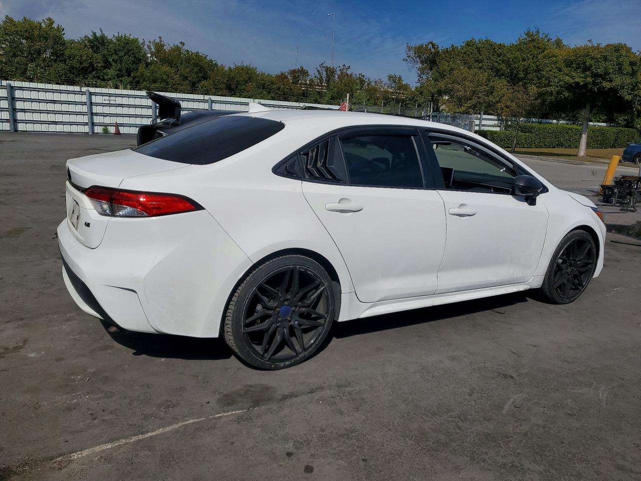 2020 TOYOTA COROLLA LE photo 7