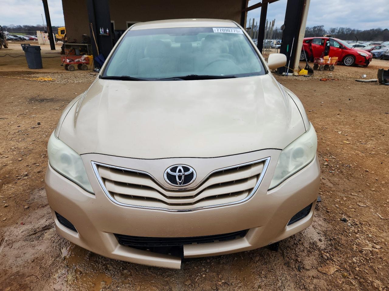 2011 TOYOTA CAMRY LE photo 5