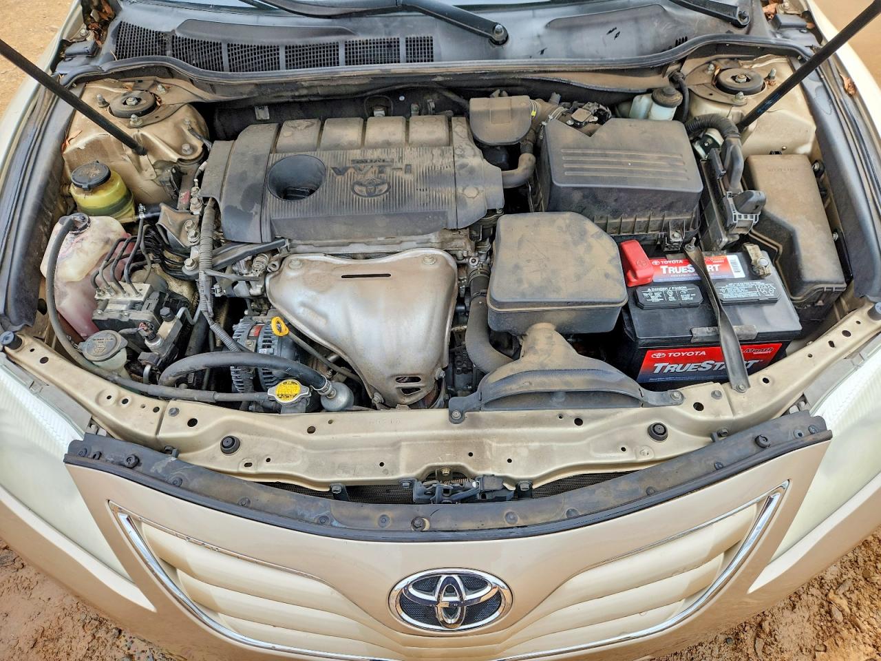 2011 TOYOTA CAMRY LE photo 11
