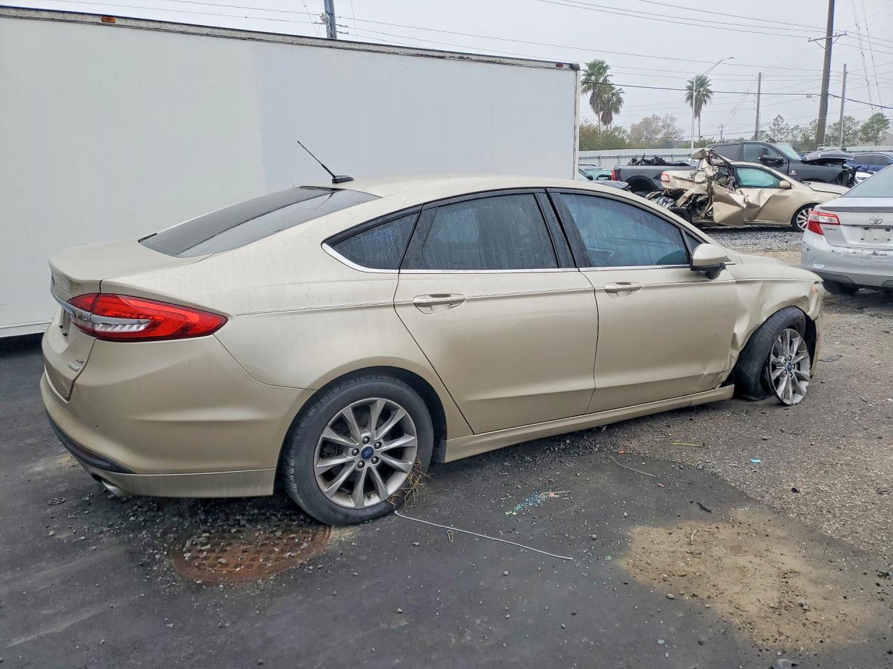 2017 FORD FUSION SE photo 5